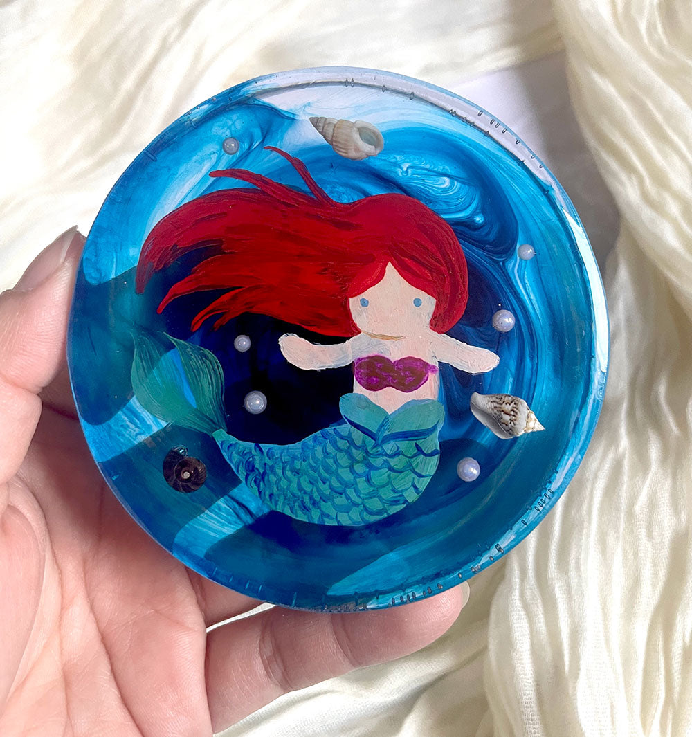 Little mermaid 🧜🏻♀️ paperweight