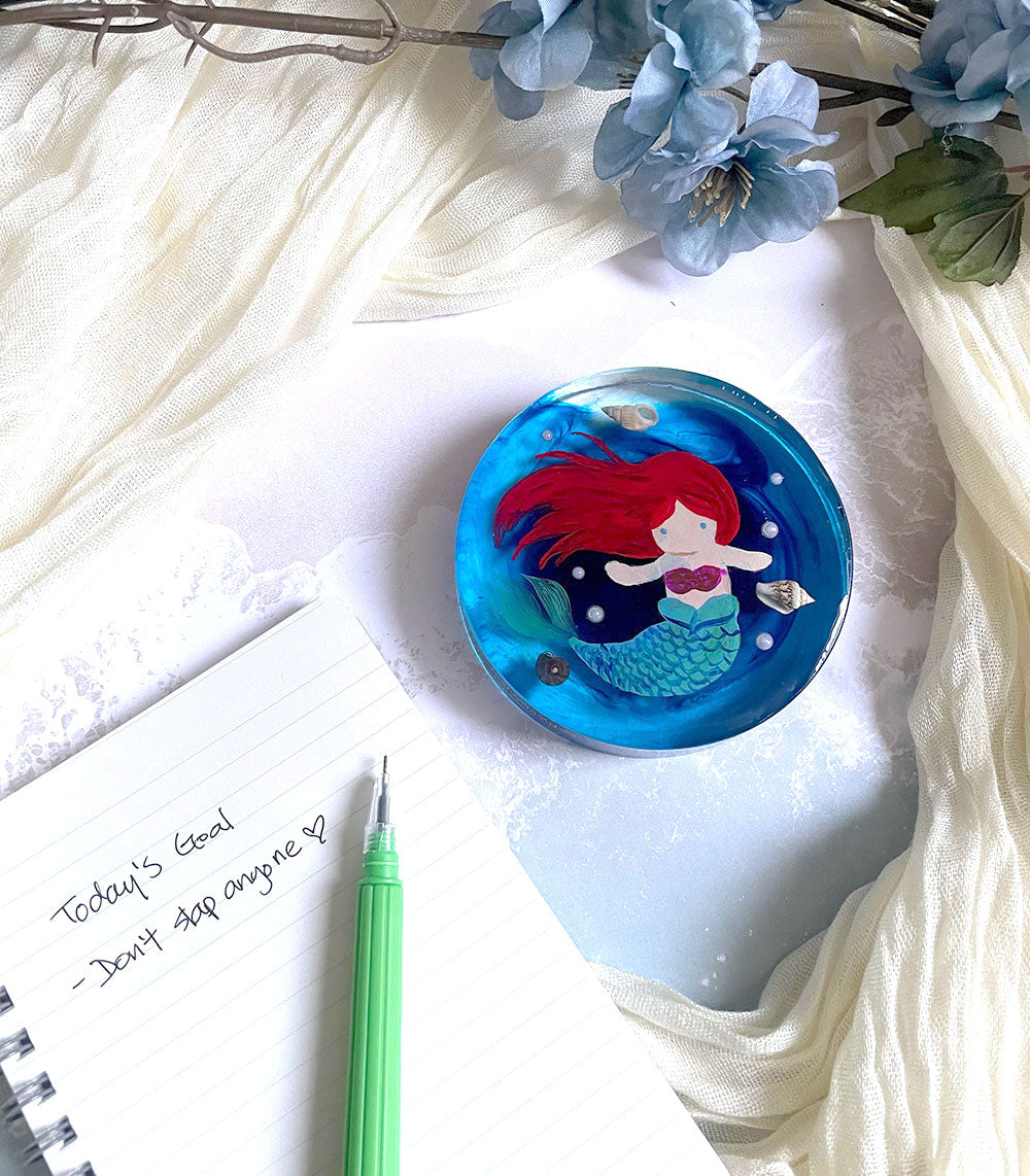 Little mermaid 🧜🏻♀️ paperweight