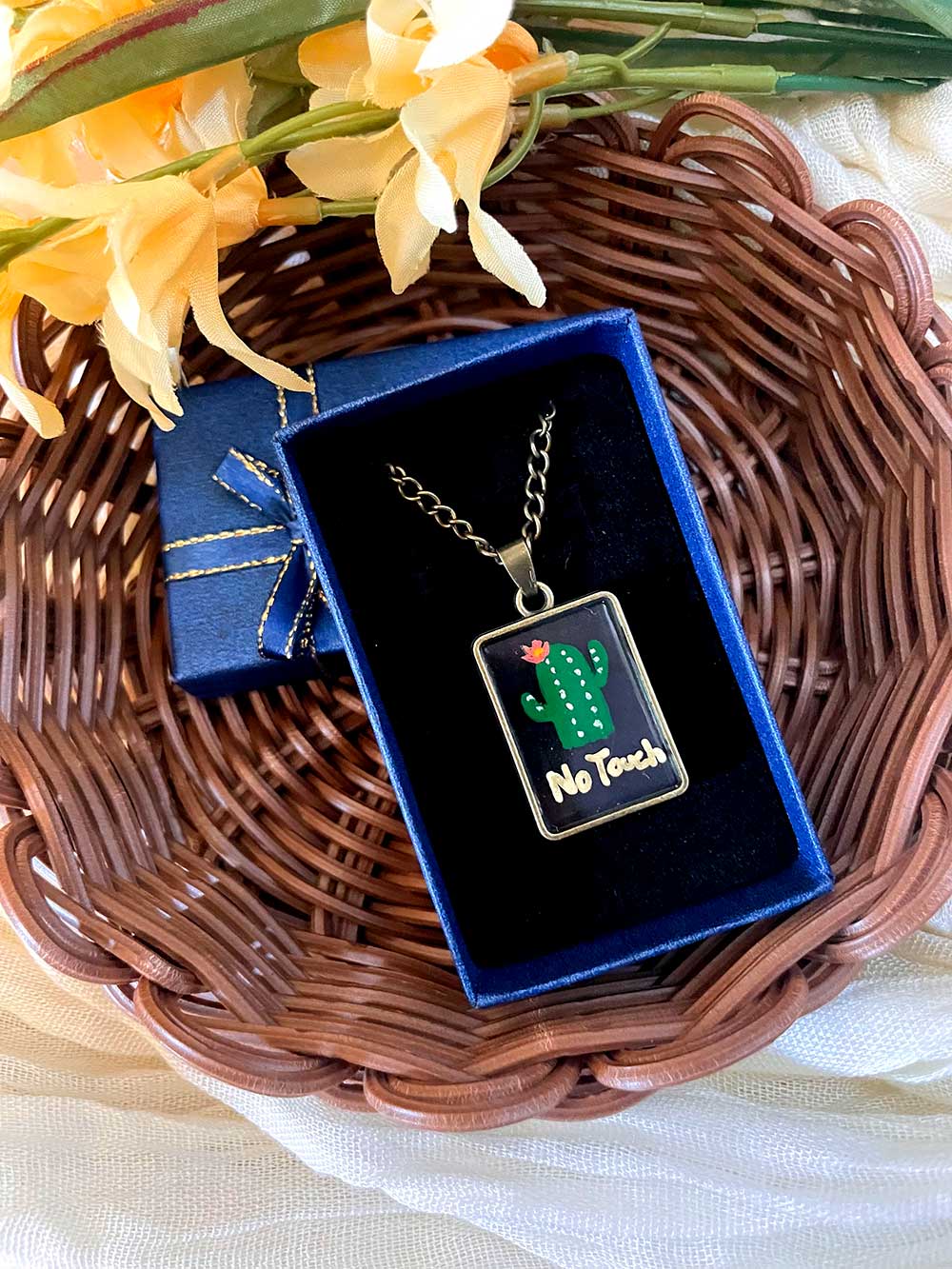 No Touch 🌵 necklace