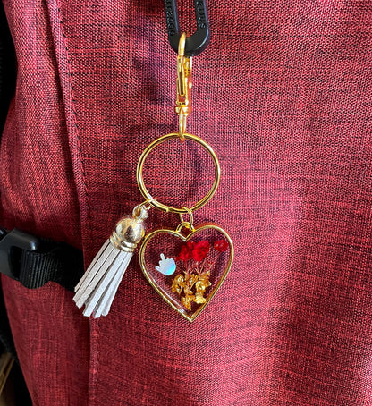 Heart Keychain with red flowers + 🖕🏻